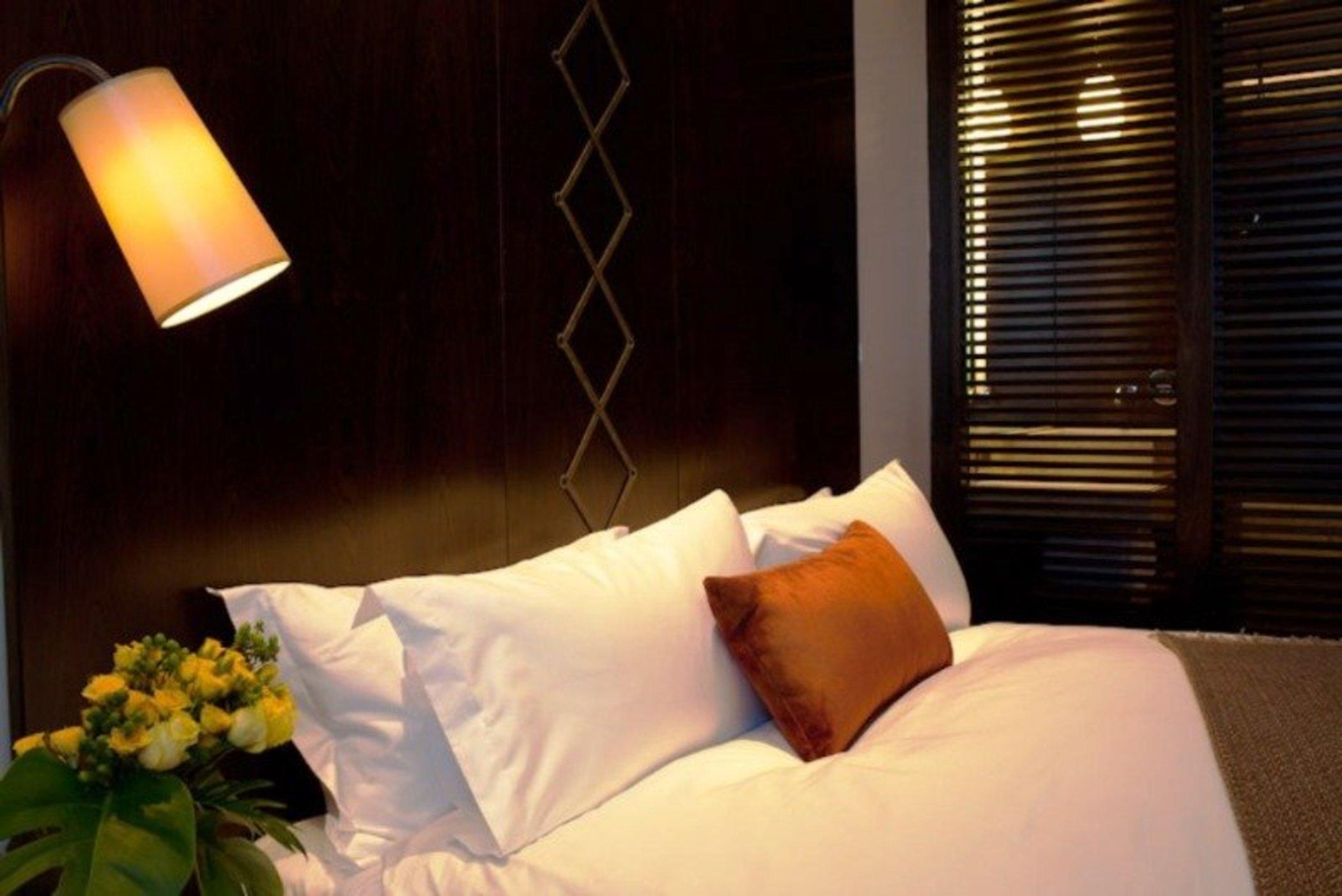 Sofitel Montevideo Casino Carrasco & Spa Экстерьер фото A bed with pillows