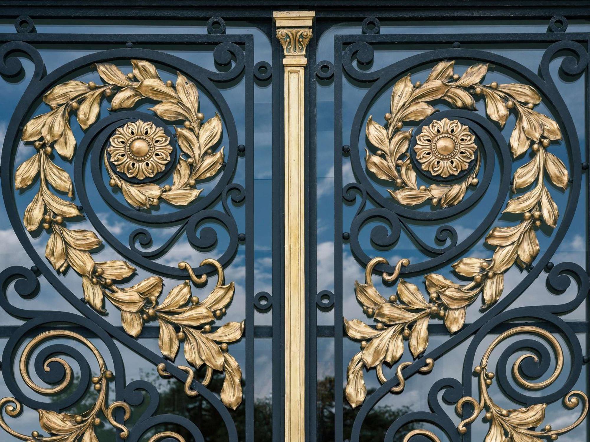 Sofitel Montevideo Casino Carrasco & Spa Экстерьер фото Wrought iron gate
