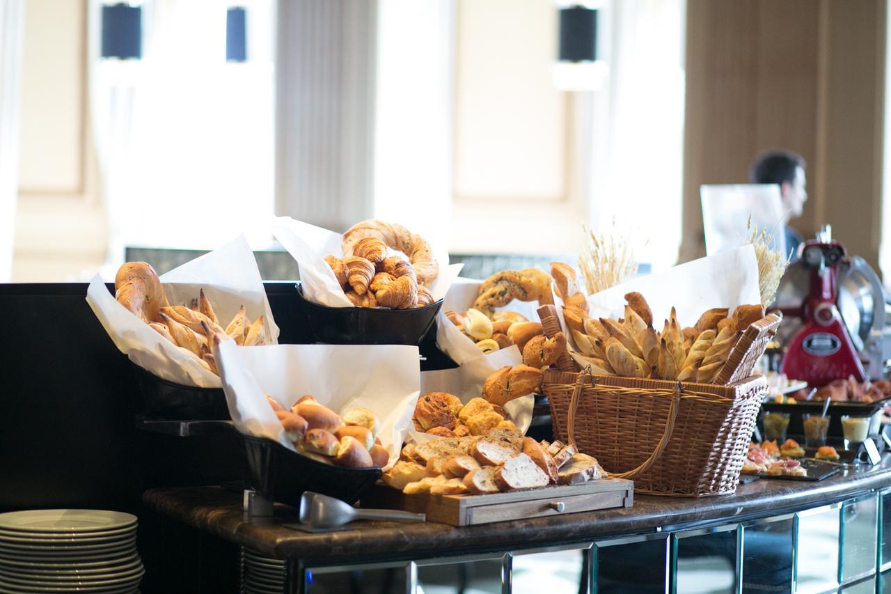 Sofitel Montevideo Casino Carrasco & Spa Экстерьер фото A bread station