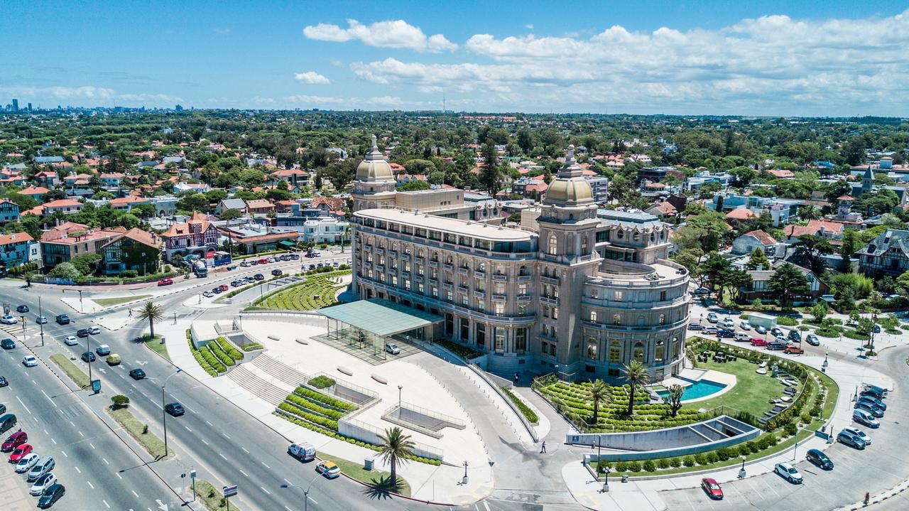 Sofitel Montevideo Casino Carrasco & Spa Экстерьер фото Aerial view of the hotel